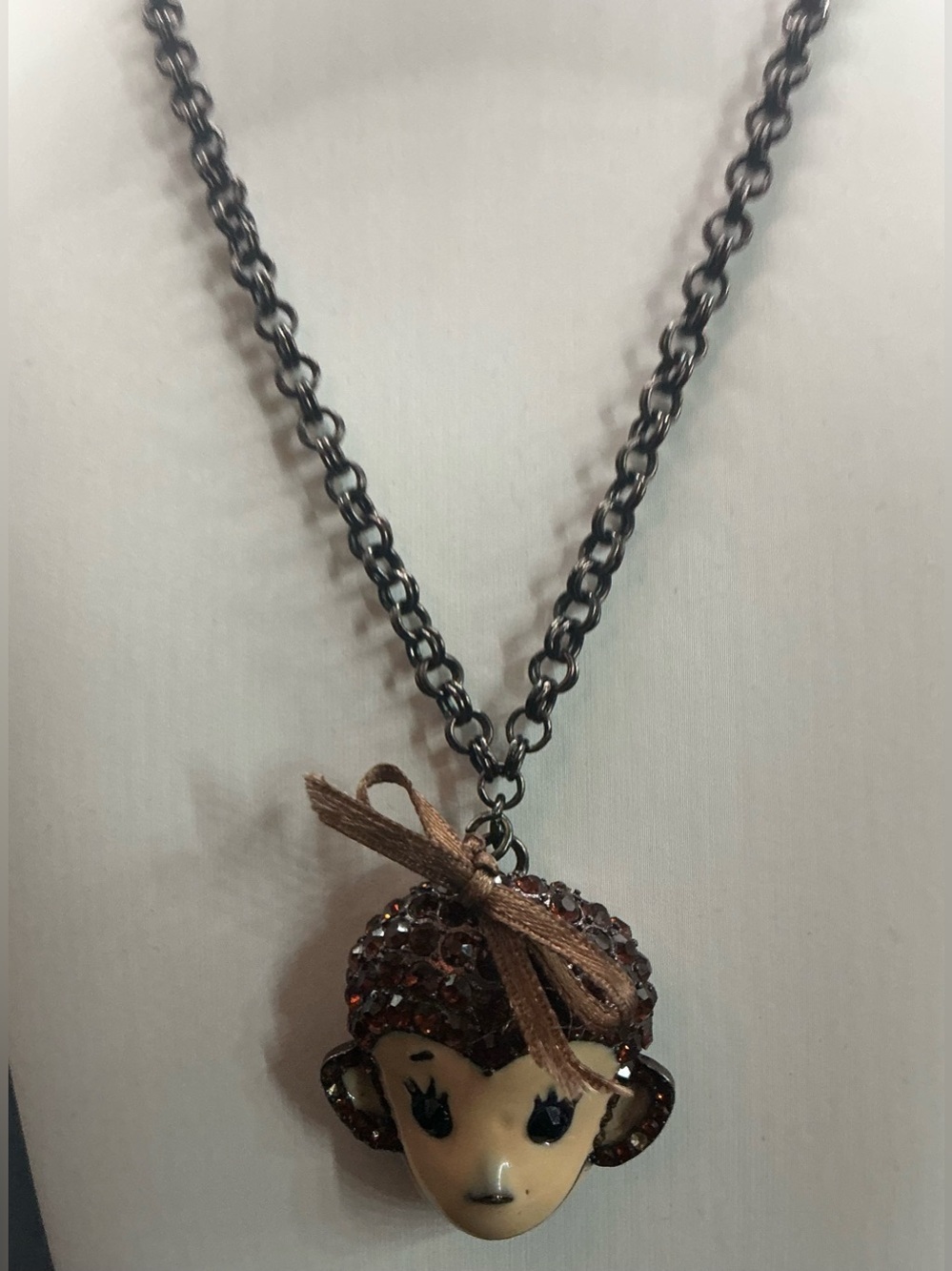 BETSEY JOHNSON CIUTE GIRL MONKEY PENDANT NECKLACE BROWN BOW WITH MATCHING RING